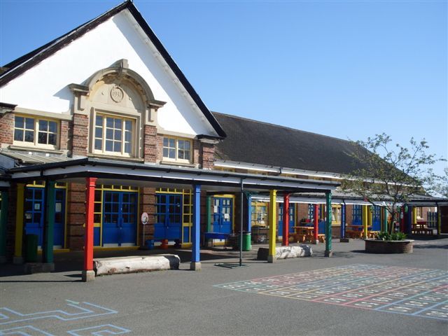 GRAN BRETAÑA: INFANT SCHOOLS