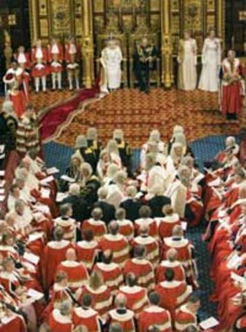 Em 1653, foi dissolvido o que restava do Longo Parlamento. Uma nova Constituição deu a Cromwell o título de Lorde Protetor.