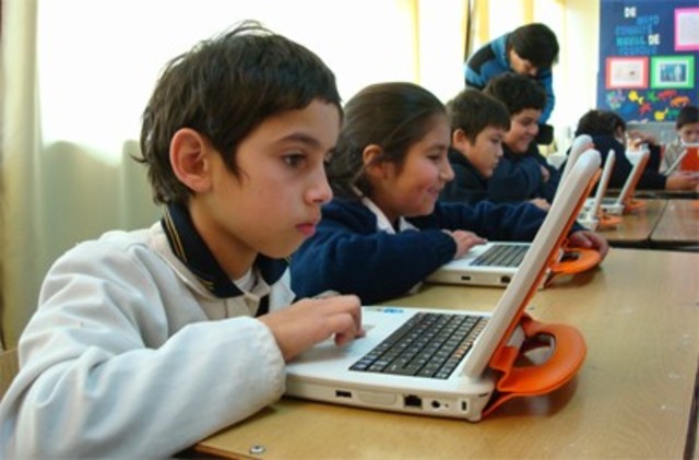 Generación net.  Acceso y Empleo de Tecnologias