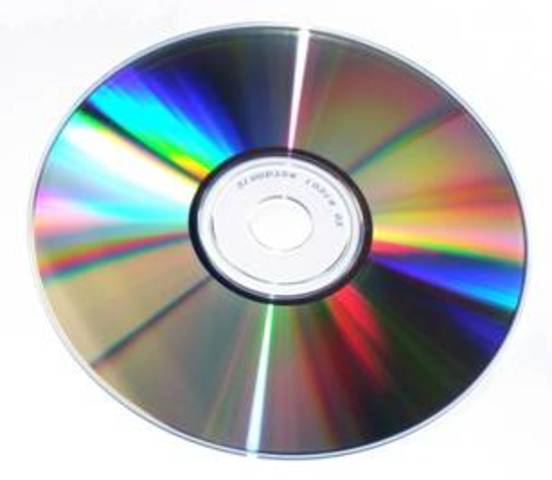 Дэвид Пауль Грегг запатентовал оптический диск.