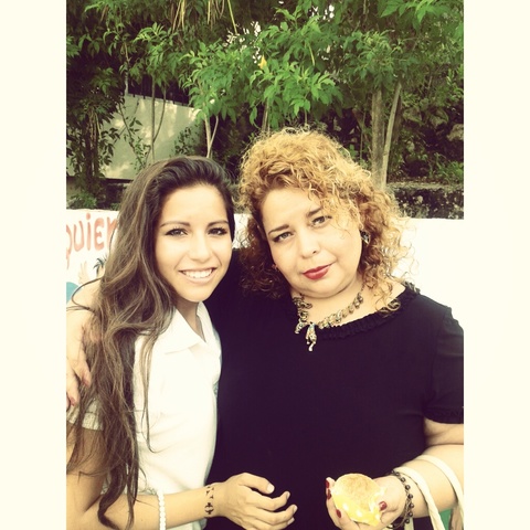 Con mi mamá el día de la madre del 2014
