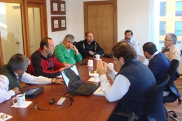 Evaluación intermedia del desarrollo del programa piloto por parte del equipo directivo, de los docentes y de los alumnos participantes