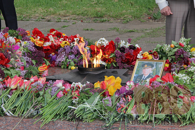 9:30 Возложение у "Вечного огня"