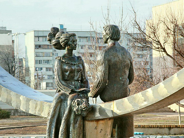 Памятник "Любовь"