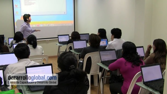 E. Capacitación de los docentes en el uso de recursos digitales