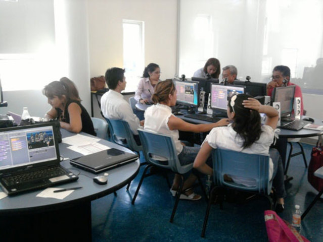 E. Creación y adaptación de contenidos curriculares con TIC