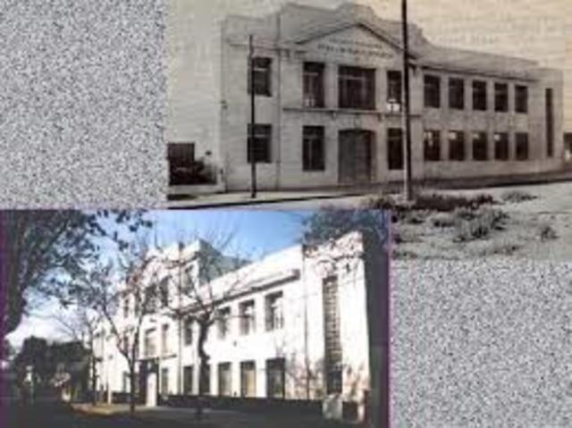 1890 Escuela Nacional de Comercio.