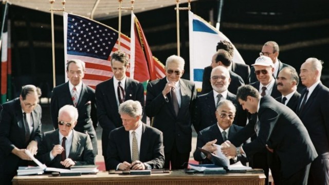 Israel and Jordan Sign a Peace Treaty