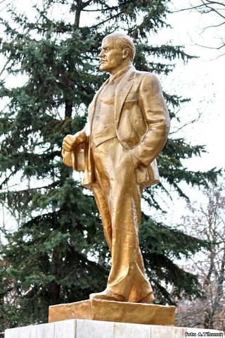 Памятник В.И. Ленину