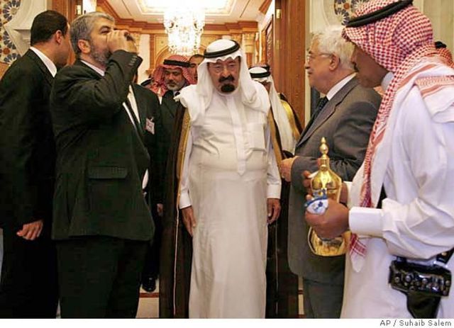 Hamas and Fatah agree on a deal in Mecca to end factional warfare