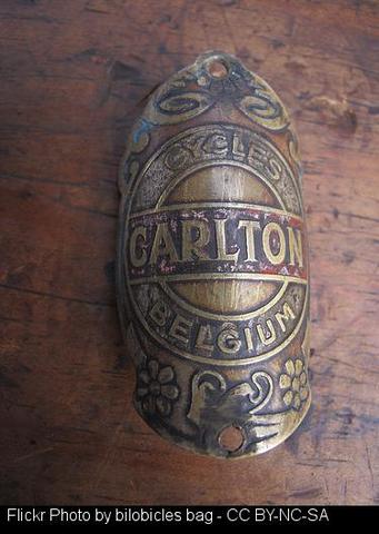 Vixésima edición da feira de antigüedades