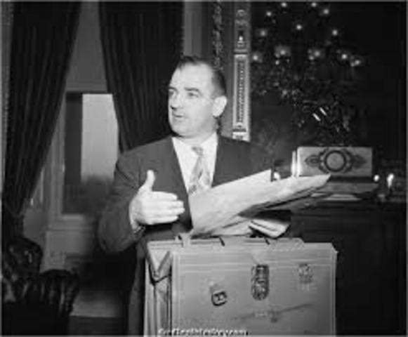 joseph r mccarthy accuses army officials