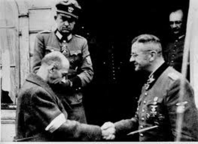 Varsòvia és rendeix