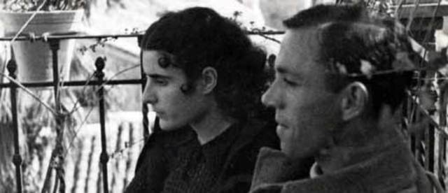 Se casa con Josefina y nace su primer hijo