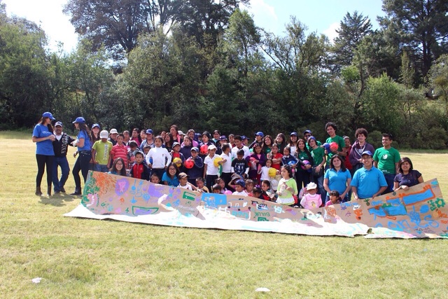 Visita a comunidad de bajos recursos.