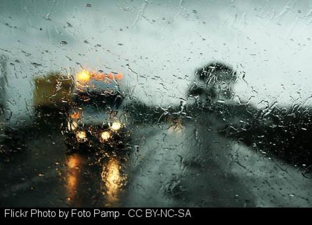 Seis heridos en Sarria al chocar una ambulancia y un camión