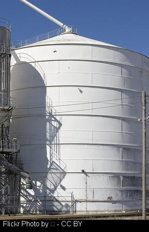 Arde un silo de virutas de una fábrica de Sarria