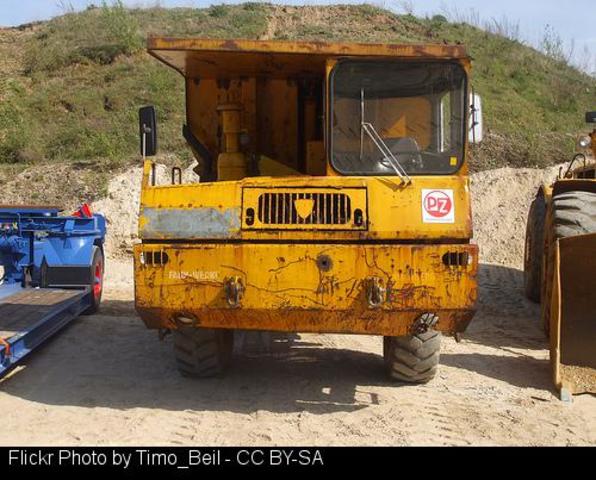 Herido un hombre en un accidente laboral en Sarria (Lugo) al ser atropellado por su camión, que se quedó sin freno