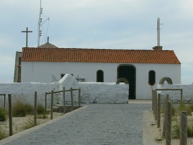 Senhora da Guia - espaço para as preces dos crentes e não crente...espaço que nos mostra que temos de acreditar