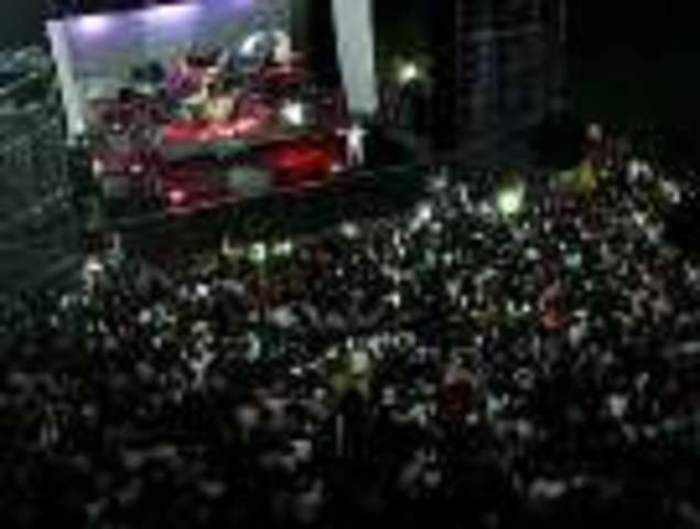 El concierto de Camela rompe todos los récords de público en San Xoán