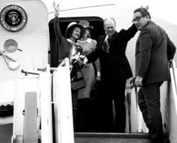 Ford Departs for Visit to Japan, South Korea, and Soviet Union