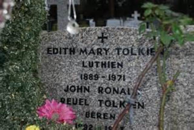 Tolken Dies