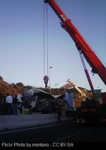 Dous heridos no choque frontal entre dous vehículos en Boborás