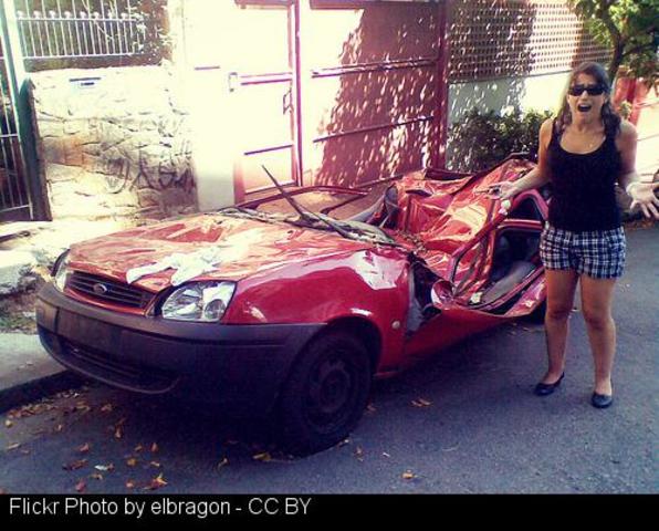 "Mueren dos chicas de 15 años en un accidente de tráfico tras un botellón."