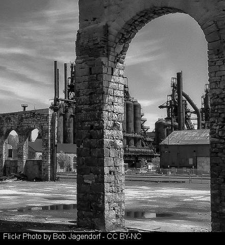 Empresas brasileiras fanse co 60% da fabrical de cemento local, Cosmos.