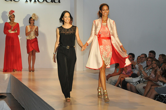 Un desfile recauda 4.000 euros en Sarria para la lucha contra el cáncer