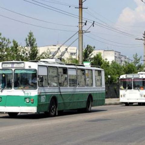 в городе началось движение троллейбусов. Маршрут №1 соединил два важнейших промышленных объекта – химзавод и Атоммаш.