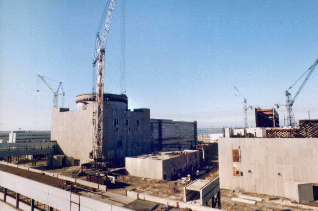 в 14 часов 40 минут был уложен первый фундаментный блок Ростовской атомной электростанции.