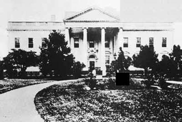 President Lincoln gave a speech on the White House lawn to welcome Southerners back into the Union.