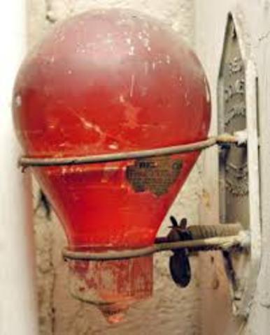 French C. Hopffer patents the fire extinguisher