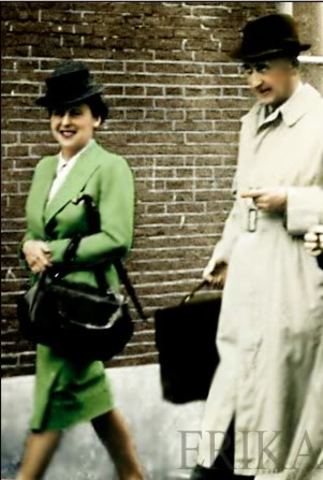 Van Pels join the Franks in the annex