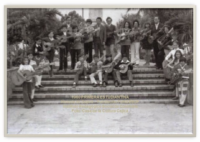 empezó a funcionar  el Colegio Mayor de Cundinamarca