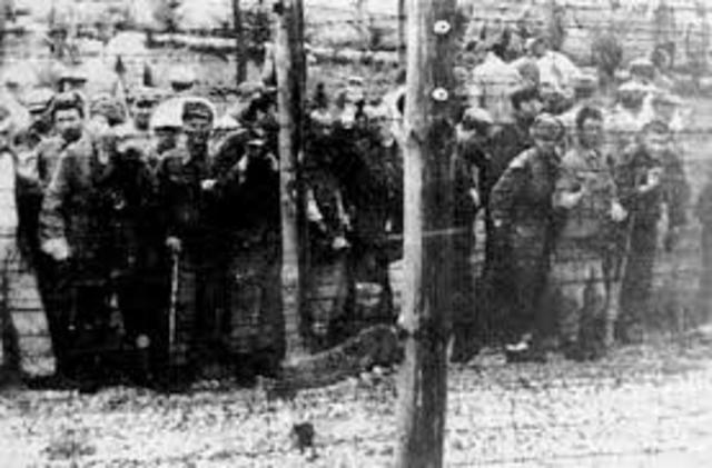 Soviet Army Discovers Concentration Camp