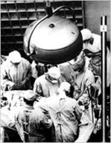 First successful kidney transplant performed