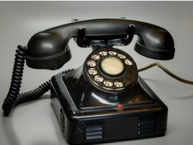 the candle stick phone came out