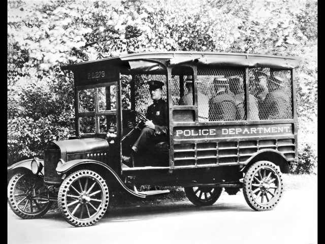 Detroit, Michigan uses radio