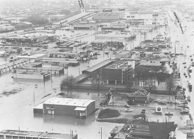 A Large Flood kills 1,921 People