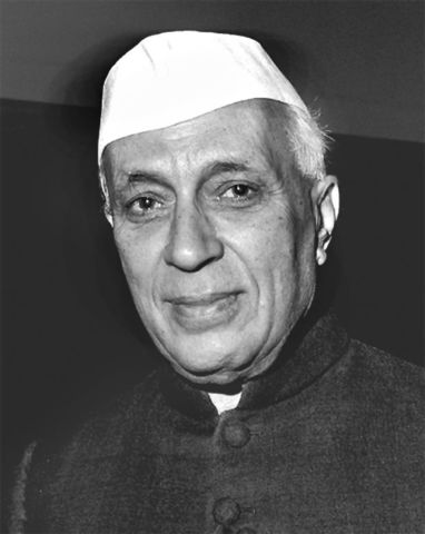 Nehru wants industrialization
