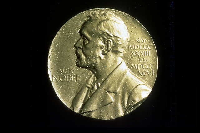 Mandela Recieves Nobel Prize