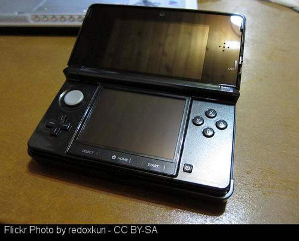 1ª consola portátil en 3D