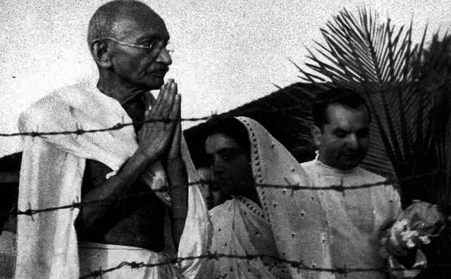 Ghandi and other leaders released.