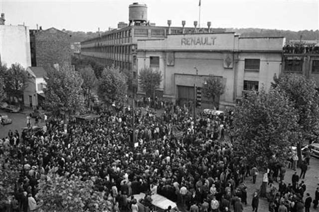 Ocupen el Teatre Odéon i la fabrica Renault