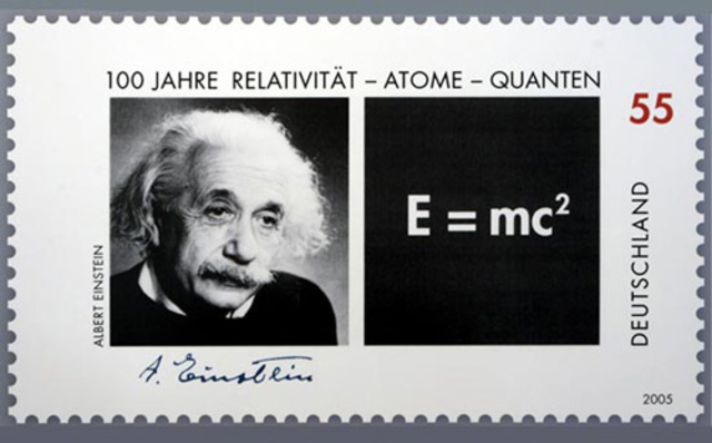 Presentó la teoría de la relatividad