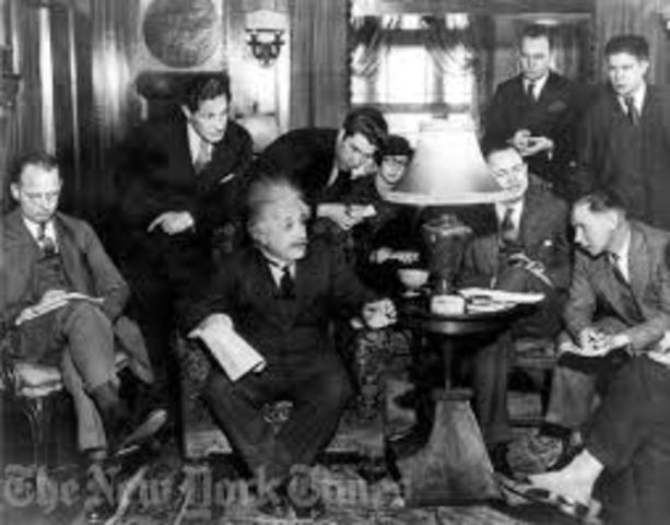 Empieza a ser reconocido reconocido internacionalmente consiguiendo premios de varias sociedades científicas.