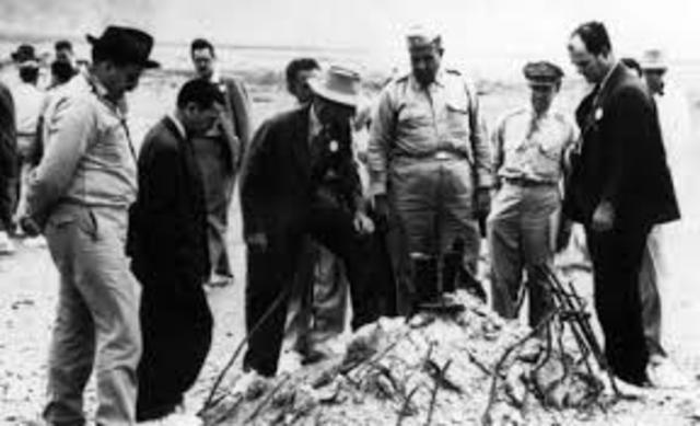 Oppenheimer plans to test atomic bomb