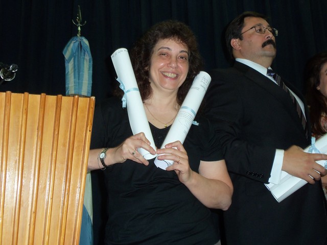 Recibo mi título de especialista en docencia y profesora adjunta